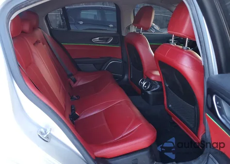 2020 Alfa Romeo Giulia z USA, uszkodzony, nr VIN ZARFAMAN6L7635542